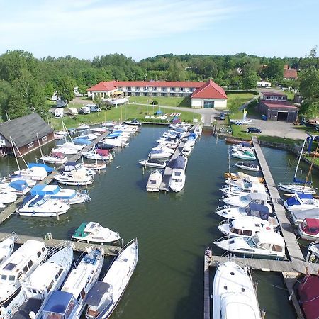Aparthotel Am Heidensee 슈베린 외부 사진