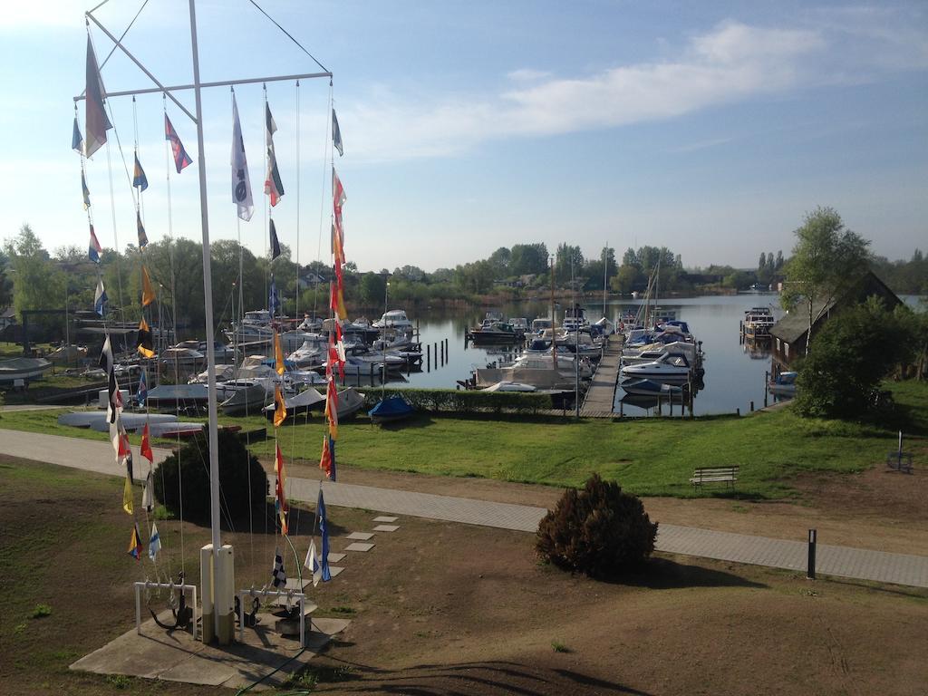 Aparthotel Am Heidensee 슈베린 외부 사진